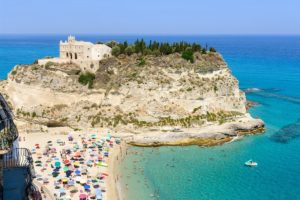 Tropea by Norbert Nagel (Wikimedia Commons, CC BY SA 3.0)