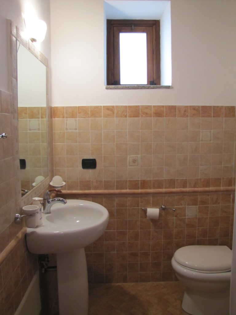 Casa delle Violette - bathroom with shower